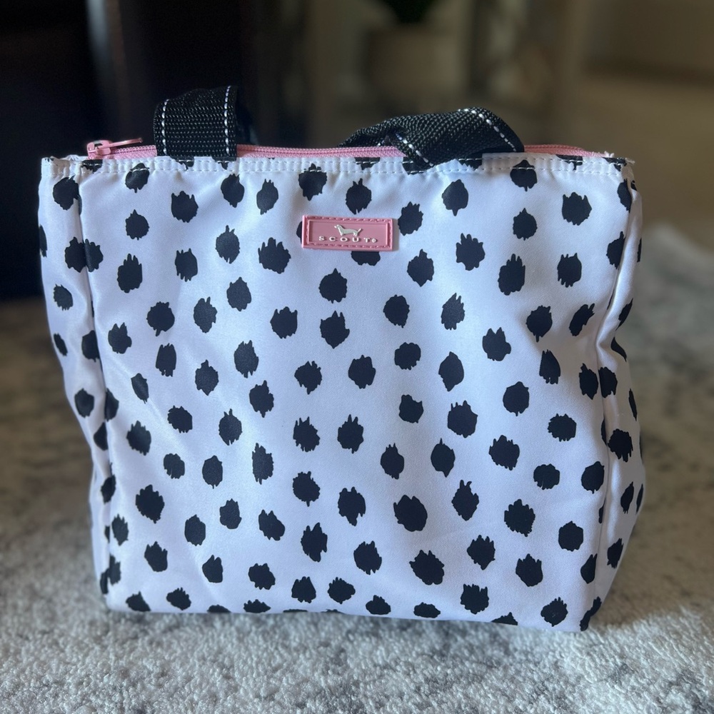 Scout Black and White lunch box